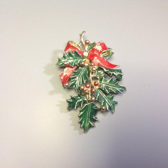 Gerry Jewelry Christmas Brooch Green Bough of Holly + Red Ribbon Bow - Picture 4 of 13